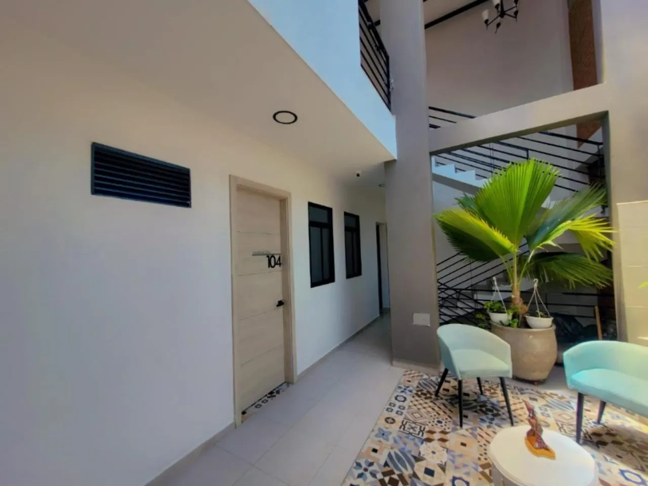 Aw Hotel Puerta De San Cayetano カリ 0*,