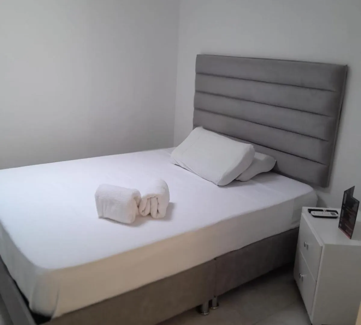 Aw Hotel Puerta De San Cayetano カリ